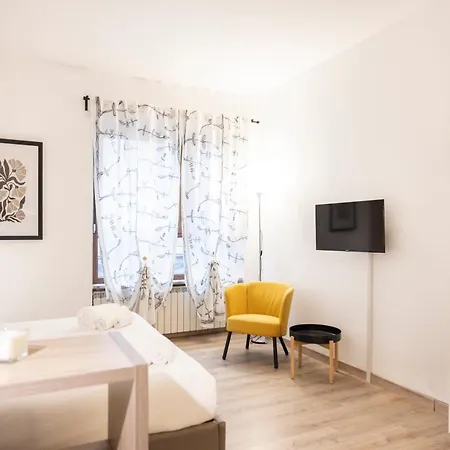 Living - Saluzzo Apartment